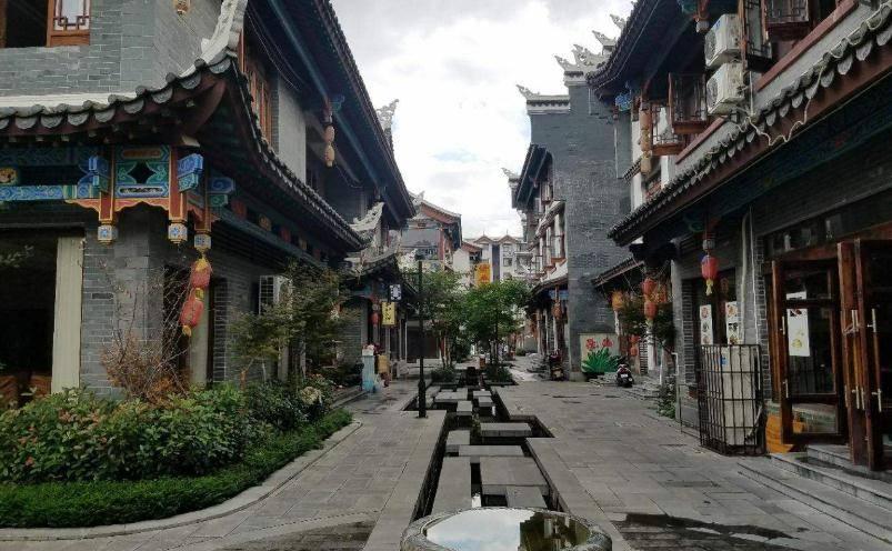 逃离违建房屋5