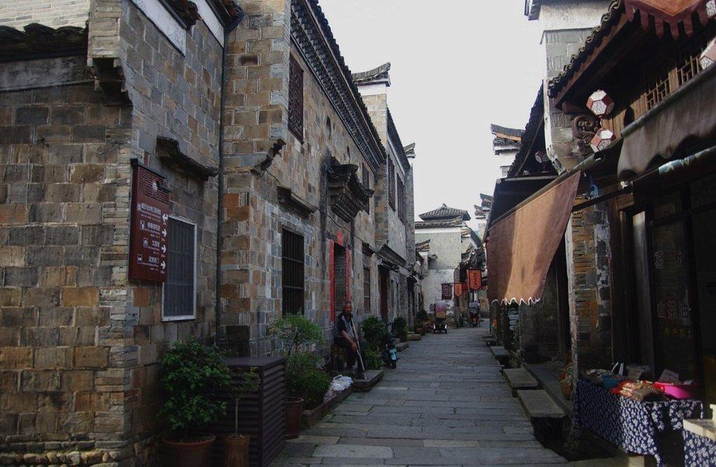 逃离外祖母家